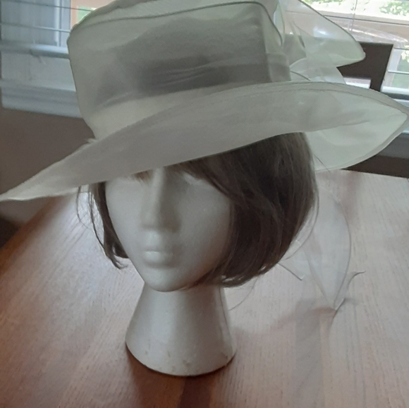 Women's see thru hat - Picture 2 of 2